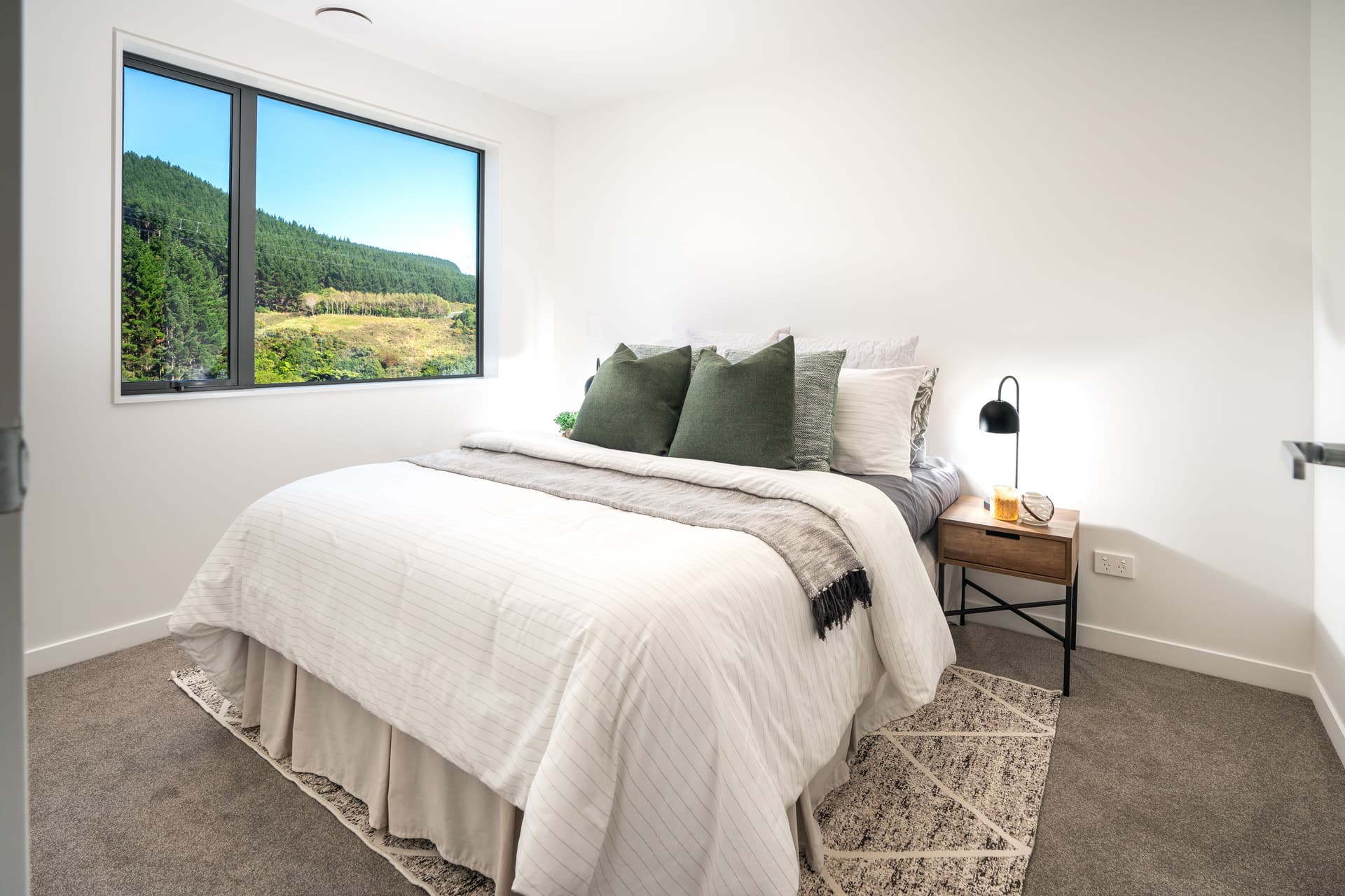 Tawa 3 Bedroom, 1Bed